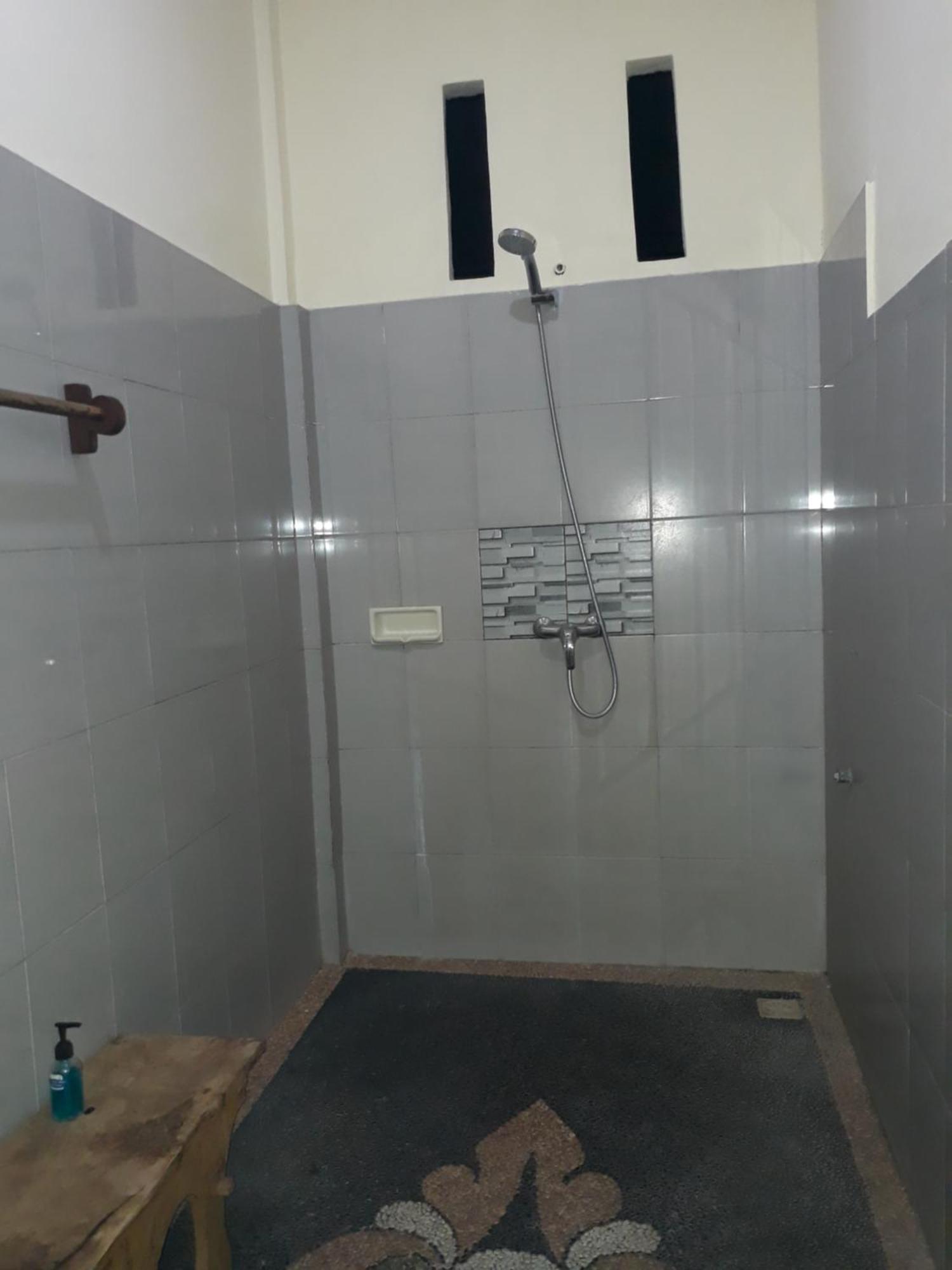 Adi House Homestay Ubud Rum bild